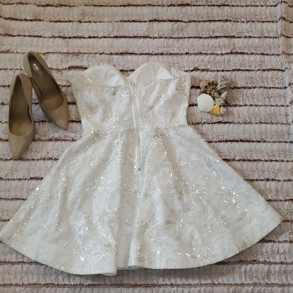 👗 🤍 New Dress - Picture 2 of 8